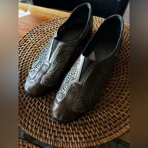Sesto meucci slip-on flats in metallic leather size 8M